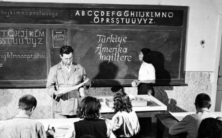 Eğitimde Tevhidi Tedrisat’tan Cemaat Kuşatmasına: Ahlak Nerede Kayboldu?
